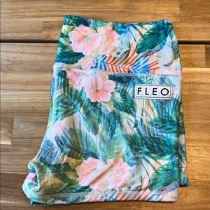 Fleo tropical Floral Paradise Shorts high rise size XL EUC